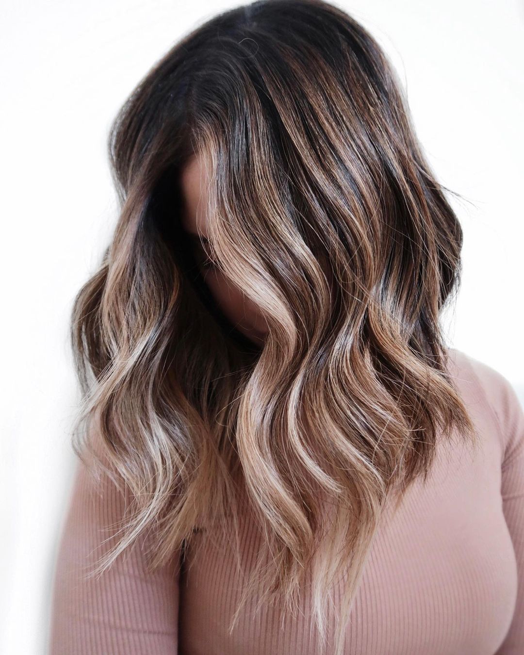 Caramel and Beige Highlights for Brunettes