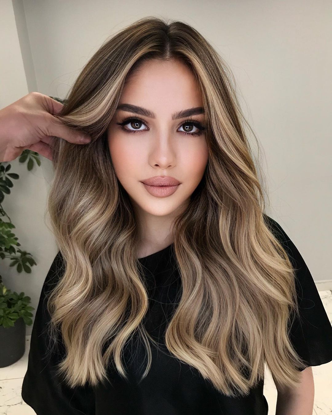 Vivid Blonde Highlights with Natural Lowlights