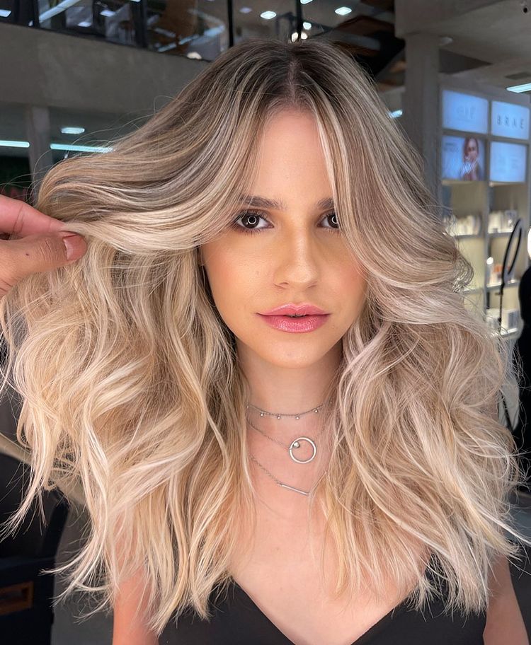 Creamy Beige Blonde Balayage Hair